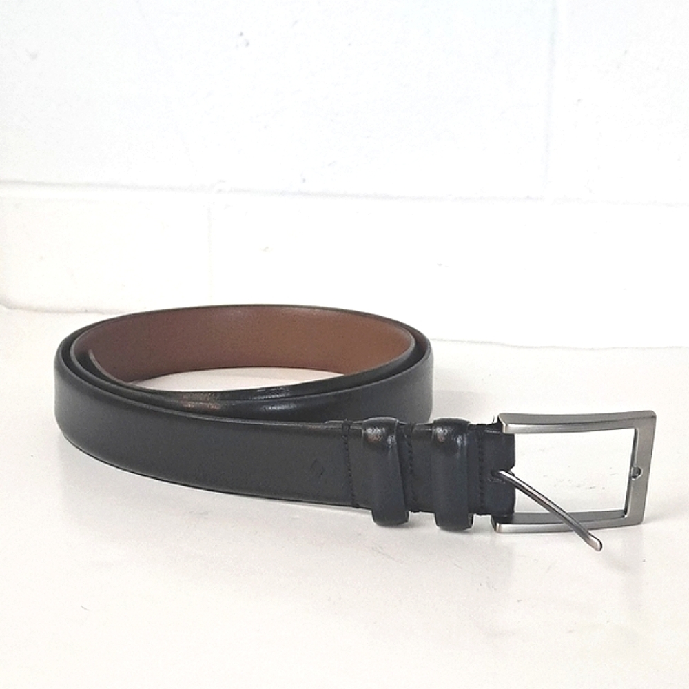 Joseph Abboud black leather belt silver buckle sz44